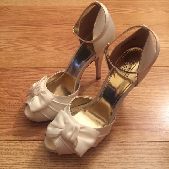 Unforgettable Moments Open toe Heels w/bow Sz. 7.5 - Picture 4 of 8